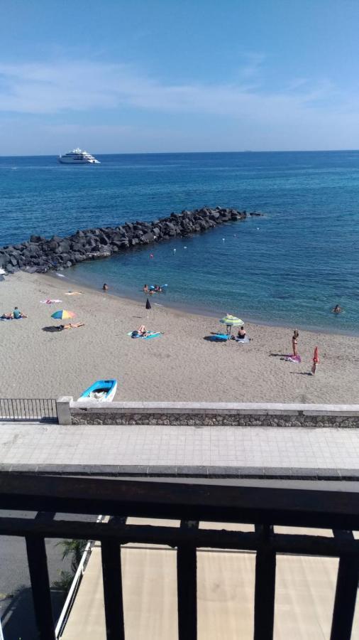 Beachfront Giardini-Naxos Kültér fotó